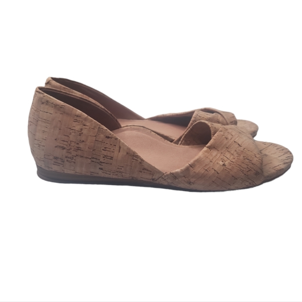 Softwalk Flat Shoes Natural  Beige Size 7.5